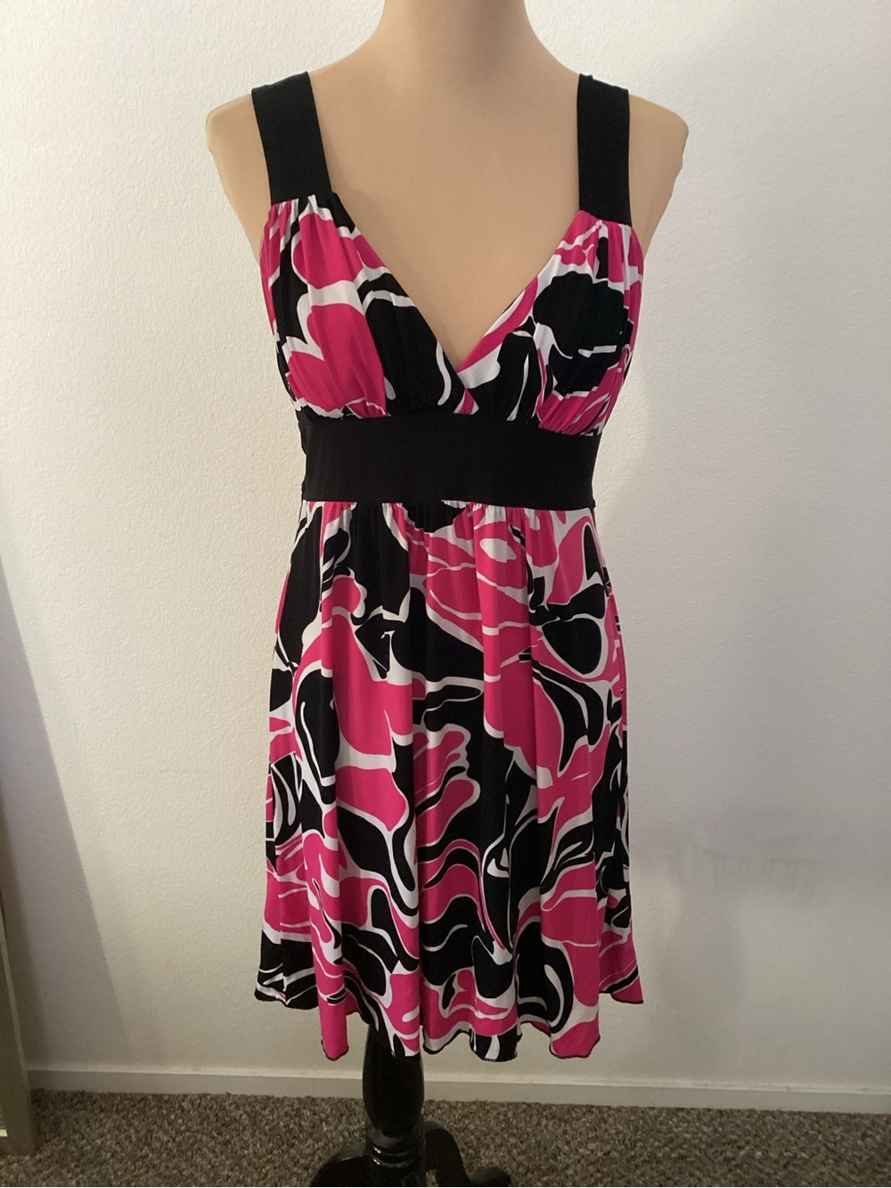 Speechless Black, Pink & White V-Neck Patterned Midi Dress
